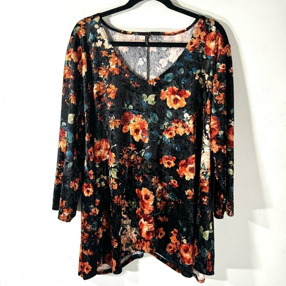 Bleeker & McDougal Velvet floral Tunic Top 2/$35